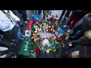 Across Los Angeles fans mourned Vicente Fernández