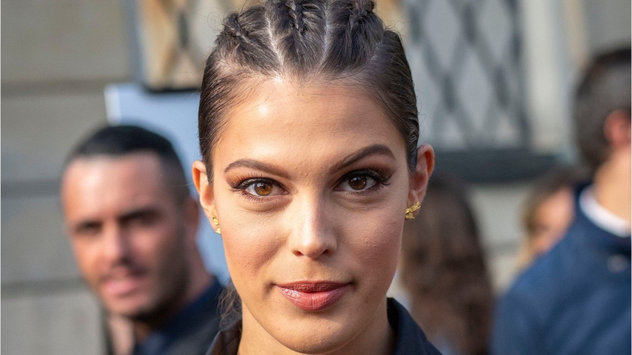 VOICI - PHOTO Iris Mittenaere moquée par son petit ami, elle promet de se venger