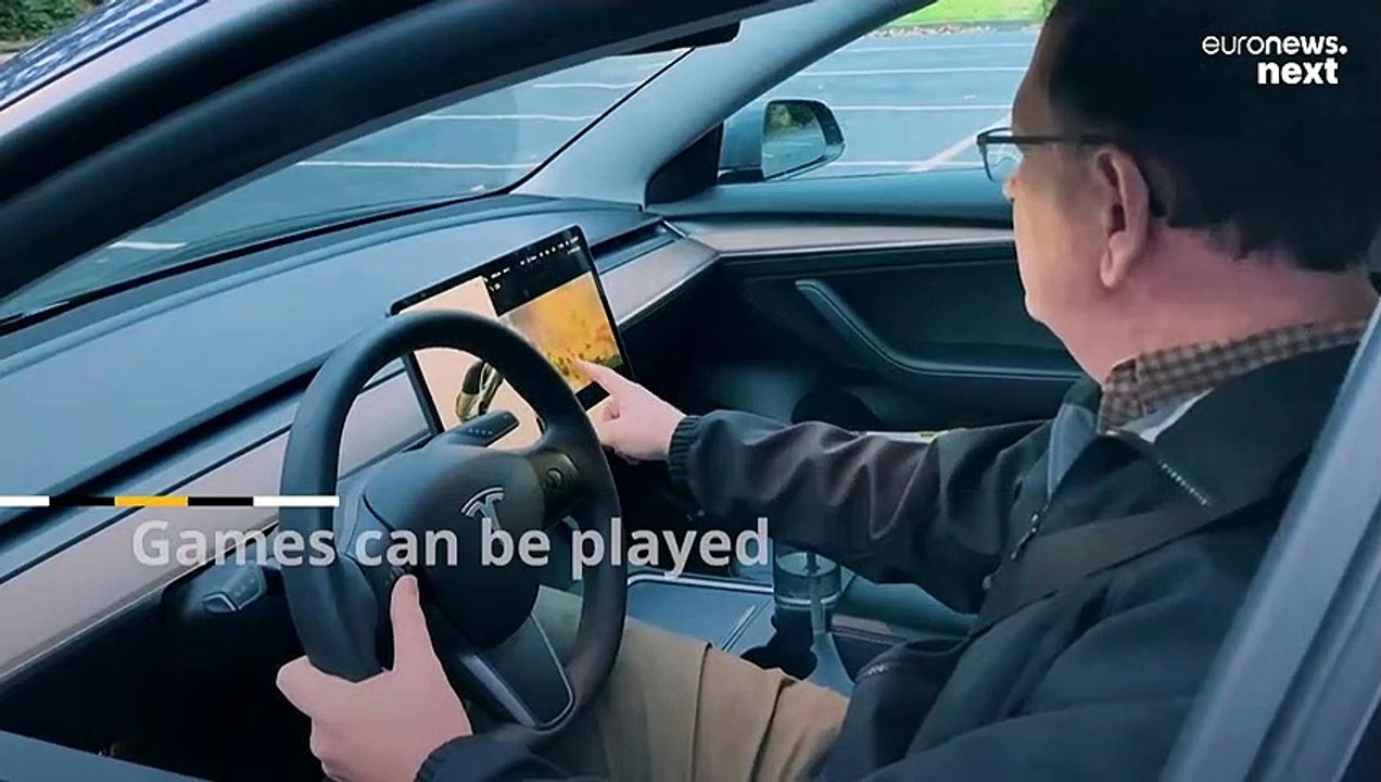 'Dumbfounded’ driver discovers you can play gam...