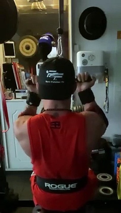 —Gear from @bodyengineers —Happy Monday Again ! —ReSalut la famille, j’espère que vous allez toujours bien? Voici mon entraînement Dos de ce lundi soir.« Life isn’t about getting and having, it’s about giving and being. «  —SAVE This Back Day