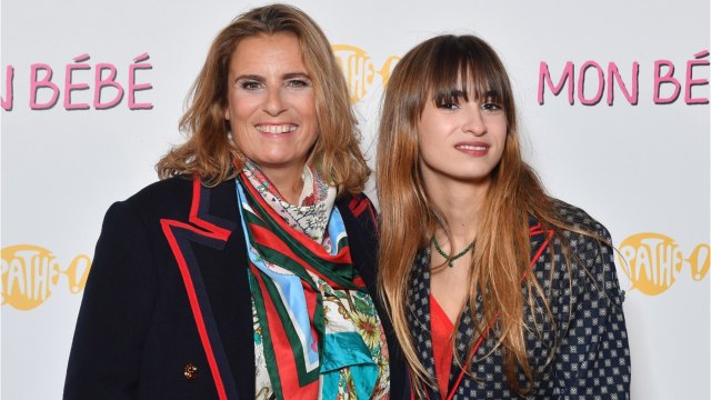 VOICI - Lisa Azuelos balance : à cause de sa célèbre mère, elle n’a « pas tellement eu d'enfance