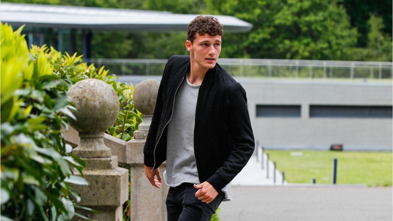 VOICI - Benjamin Pavard : oubliée Rachel Legrain-Trapani, il se rapproche d’une autre ancienne Miss