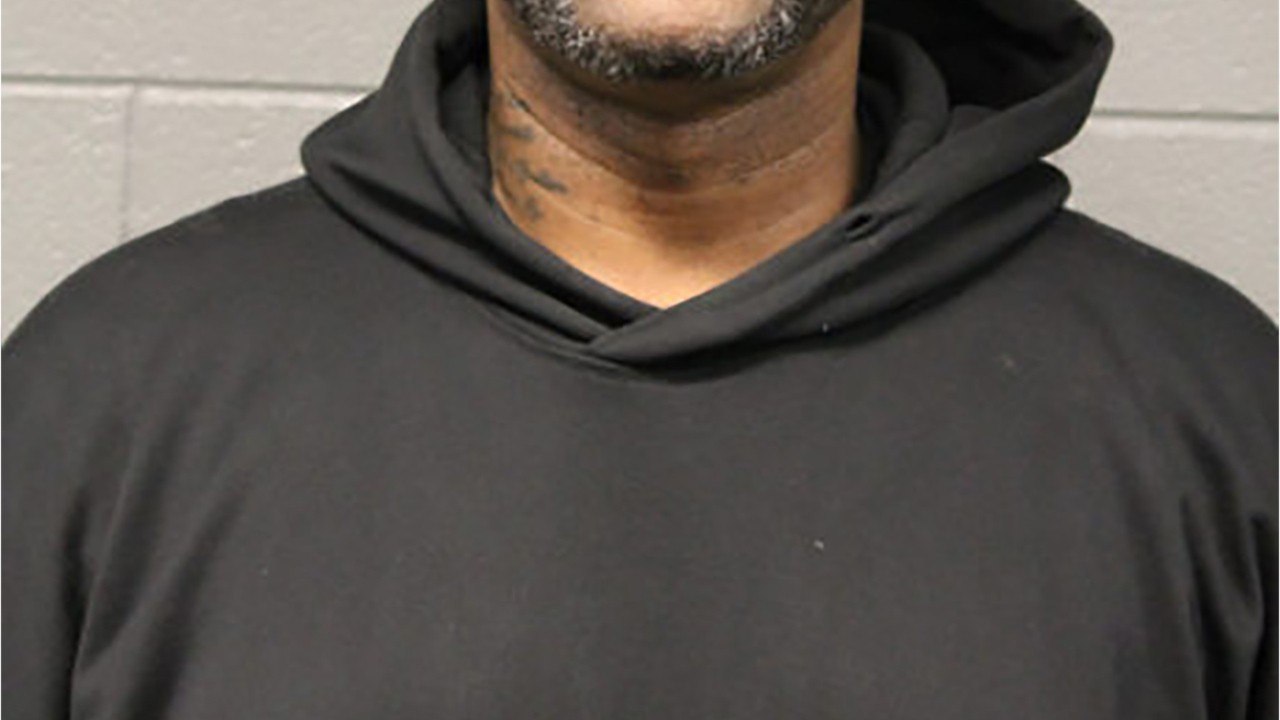 VOICI - R. Kelly : le chanteur accablé par onze nouvelles accusations d'abus sexuels