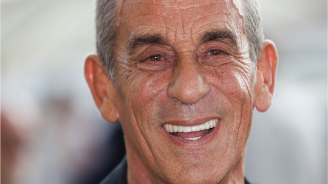VOICI - Thierry Ardisson : en larmes, il tacle le groupe Canal+ lors de la dernière des Terriens du samedi