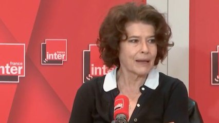 Nagui se moque de Fanny Ardant en retard à son interview !
