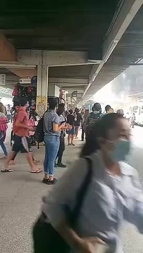 Ônibus do Transcol pega fogo em terminal na Serra