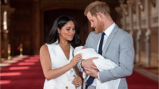 VOICI - Meghan Markle prête à faire la paix avec son père ? Ce que cache le prénom Archie