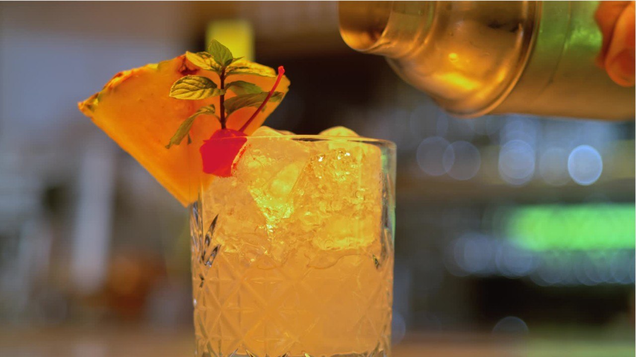 Taxe sur l’alcool, factures fictives, arrêts maladie… comment la Cour des comptes s’attaque au trou de la Sécu