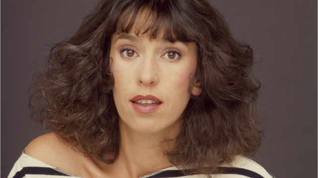 VOICI - Mort d’Anémone : pourquoi la comédienne n’avait pas digéré le carton du Père Noël est une ordure