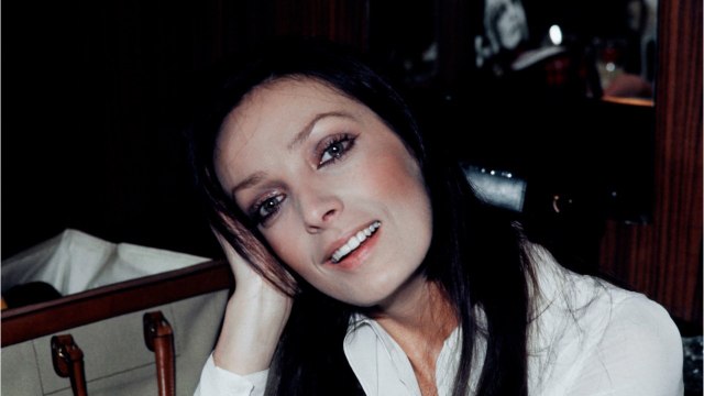 VOICI - Marie Laforêt : cette phrase d’Alain Delon qu’elle n’a pas du tout appréciée