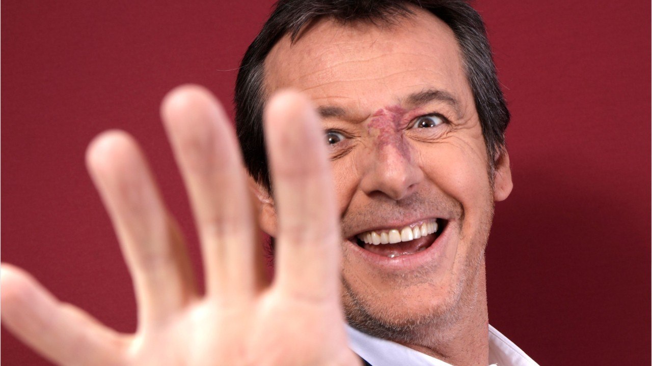 VOICI - Jean-Luc Reichmann nu dans son bain : ce cliché gênant qui fait rire ses fans