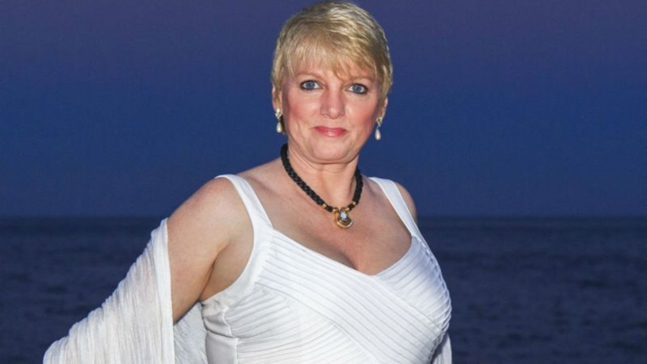 VOICI La petite maison dans la prairie : l'interprète de Nellie Oleson rend hommage à sa mère de fiction