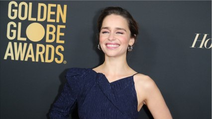 VOICI Emilia Clarke : elle a mal vécu les scènes de nus de GOT écrites "pour ne pas décevoir les fans"