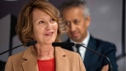 VOICI - Nathalie Baye se confie sur sa détresse face à la dépression de Laura Smet