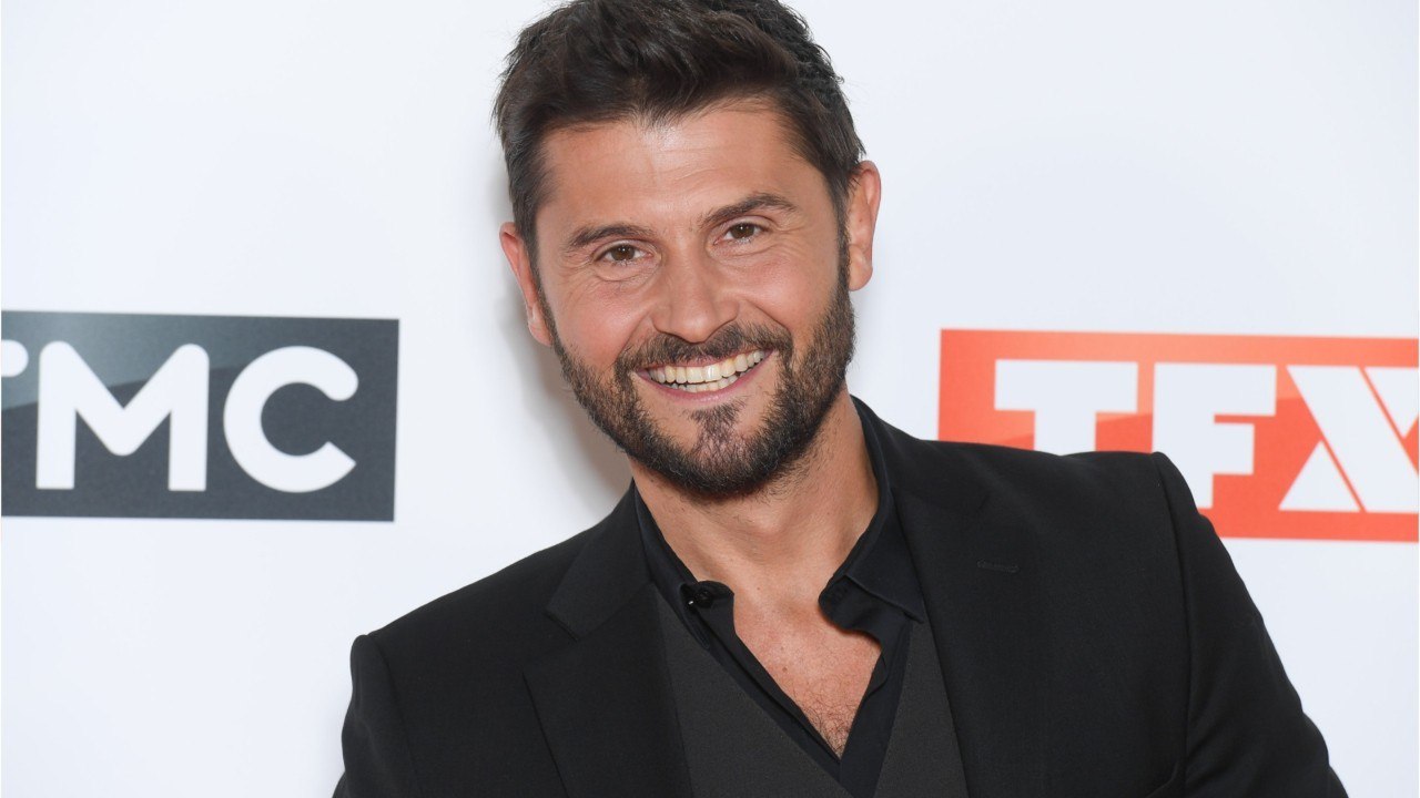 VOICI - Christophe Beaugrand de retour en France avec son fils : découvrez son premier cadeau trop mignon