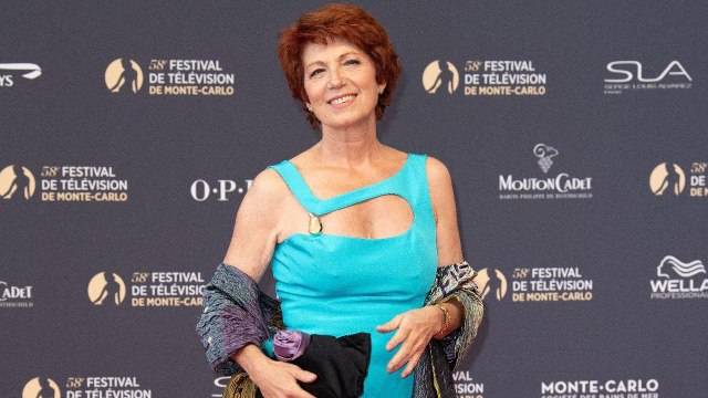 VOICI Véronique Genest moquée pour son hommage à Aznavour : la comédienne tacle sévèrement TPMP