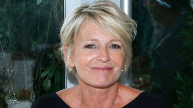 VOICI - Sophie Davant : son émission Affaire conclue violemment attaquée, Pierre-Jean Chalençon monte au créneau