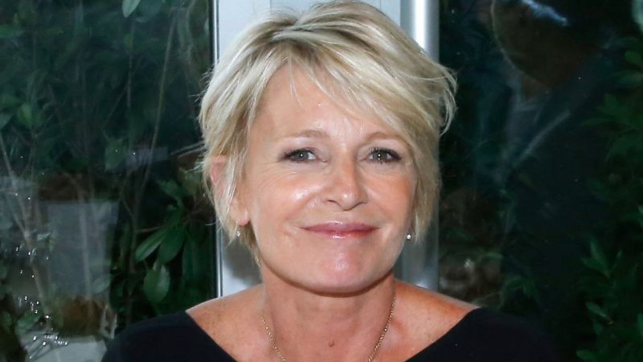 VOICI - Sophie Davant : son émission Affaire conclue violemment attaquée, Pierre-Jean Chalençon monte au créneau