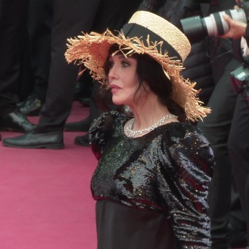 Voici social - Isabelle Adjani En Guerre Avec Isabelle Huppert ? L’actrice S’explique En Toute Transparence (2)