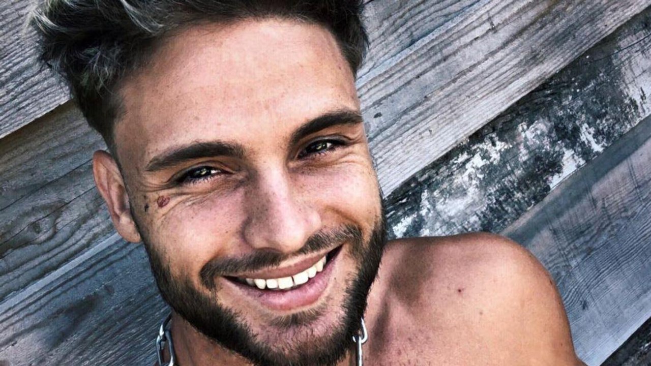 VOICI Bastien Grimal (Secret Story) révèle que Magali Berdah l’attaque en justice, découvrez pourquoi