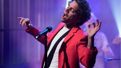 VOICI Mika revient sur la folle réaction de sa mère lorsqu’il a fait son coming out !