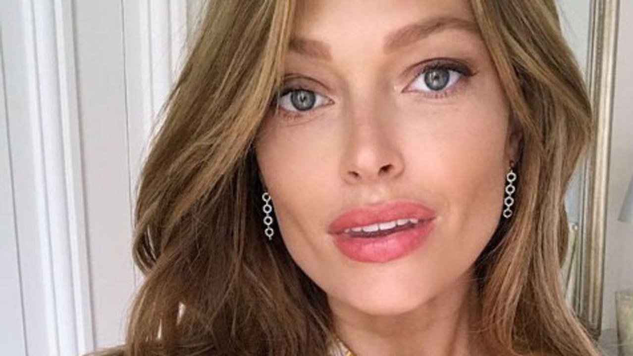 VOICI - Caroline Receveur violemment attaquée par une internaute, elle réplique… et ça fait mal