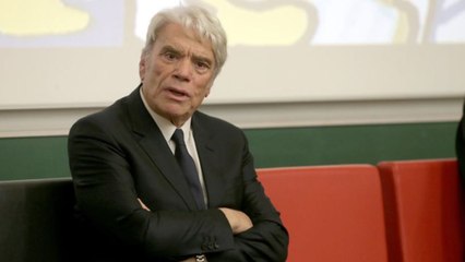 VOICI - Bernard Tapie tacle Emmanuel Macron en évoquant les Gilets jaunes