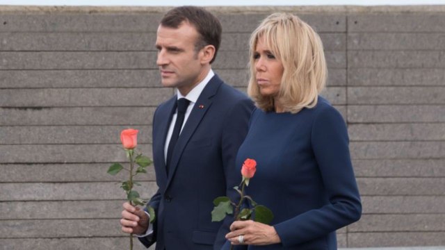VOICI - Brigitte et Emmanuel Macron : leur vie de couple en danger à cause des Gilets jaunes