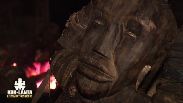 VOICI Koh-Lanta annulé : un des candi­dats flingue Candide Renard, « un élément provo­ca­teur »