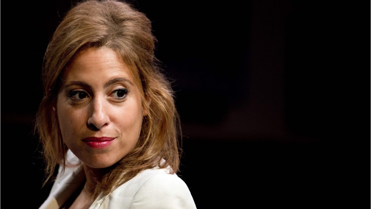 VOICI Léa Salamé maman : la journaliste raconte comment sa maternité l’a transformée