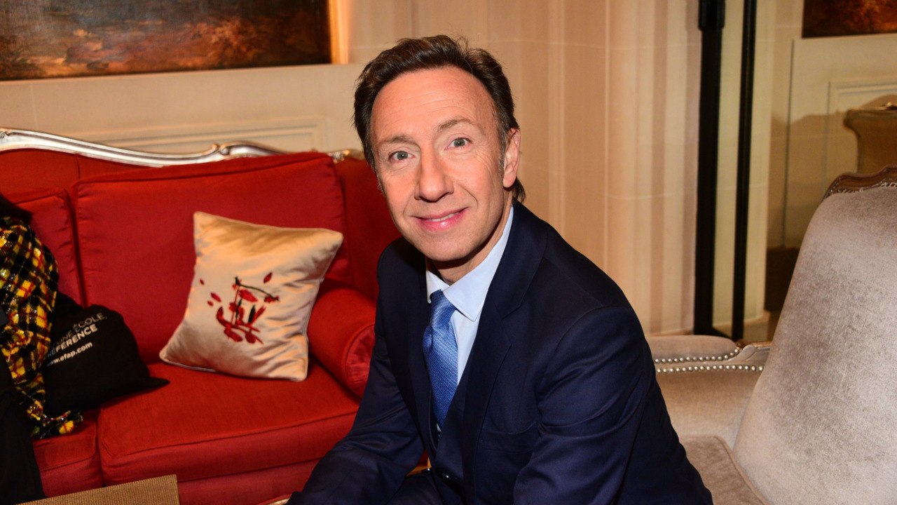 VOICI Stéphane Bern dézingue Cyril Hanouna et lui fait la plus grosse des trahisons