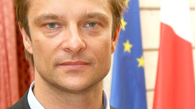 VOICI - Héri­tage de Johnny Hally­day : David Hally­day répond à ceux qui lui demandent de ne rien lâcher