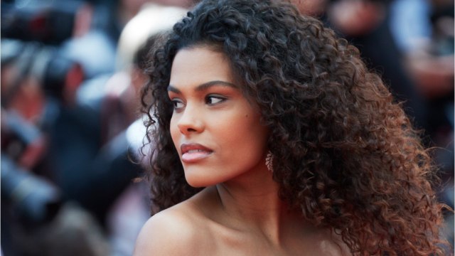 VOICI - Tina Kunakey pose avec Vincent Cassel : ce détail qui perturbe les internautes