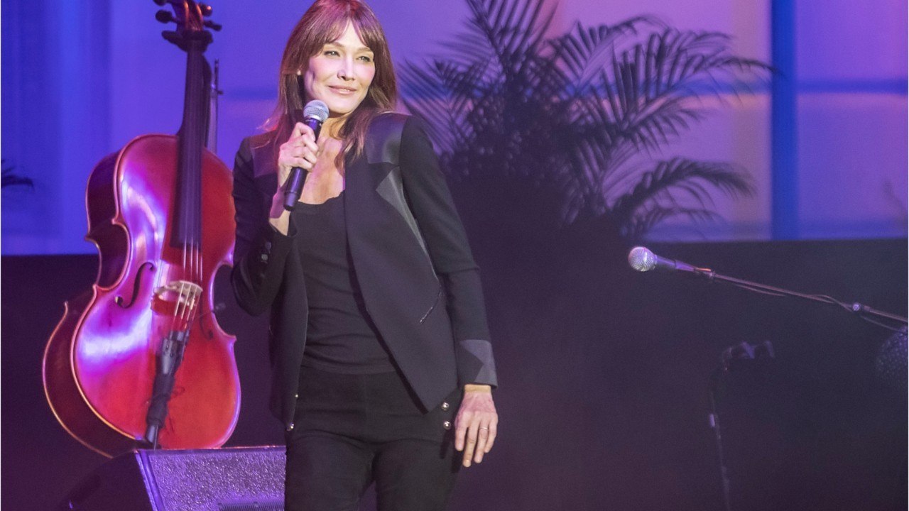 VOICI PHOTO Carle Bruni : son hommage déchirant à Marie Trintignant, morte « sous les coups de Bertrand Cantat "