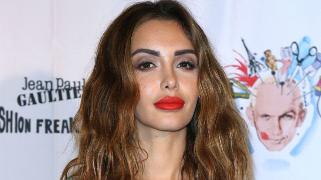 VOICI Nabilla harcelée : au bord des larmes, elle raconte son calvaire