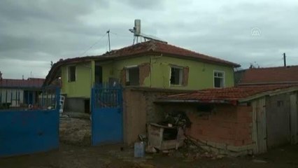 Bir evde tüp patlaması sonucu karı koca yaralandı