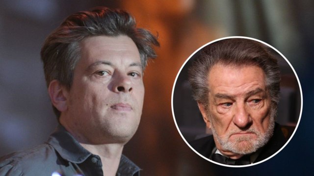 VOICI - Eddy Mitchell se fait tacler brutalement par Benjamin Biolay