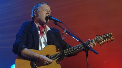 VOICI Renaud : comment, sans le savoir, il est devenu l’amant de la copine de son frère jumeau