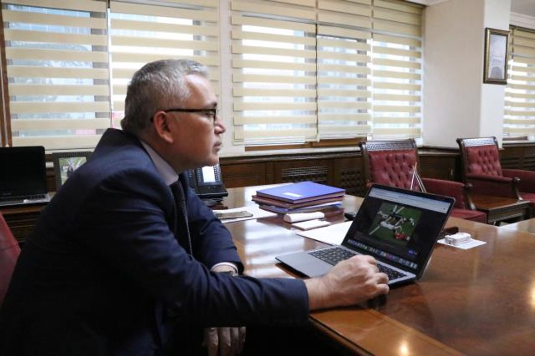 Niğde Valisi Şimşek, AA'nın "Yılın Fotoğrafları" oylamasına katıldı