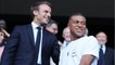 VOICI - Emmanuel Macron veut stopper les matchs en cas d’insultes homophobes ou racistes