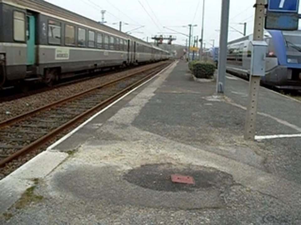 manoeuvre du train avec une bb 67000 et 6 voitures
