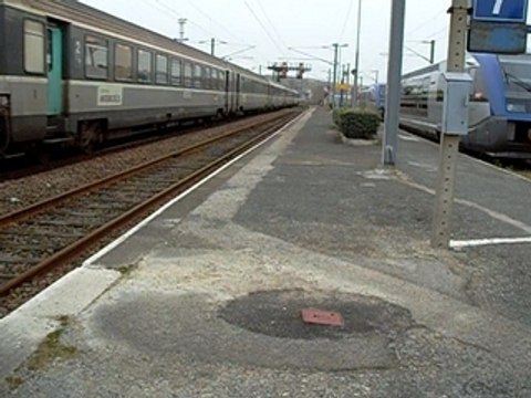 manoeuvre du train avec une bb 67000 et 6 voitures