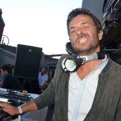 VOICI // SOCIAL - Mort De Philippe « Zdar " Cerboneschi : Cette Étrange Photo Qui Bouleverse Les Internautes