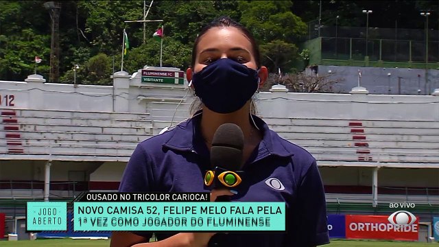 O OUSADO CHEGOU! Com a camisa 52, Felipe Melo foi falou pela primeira vez como jogador do Fluminense. O volante diz estar realizando o sonho do seu pai, que é tricolor. #JogoAberto