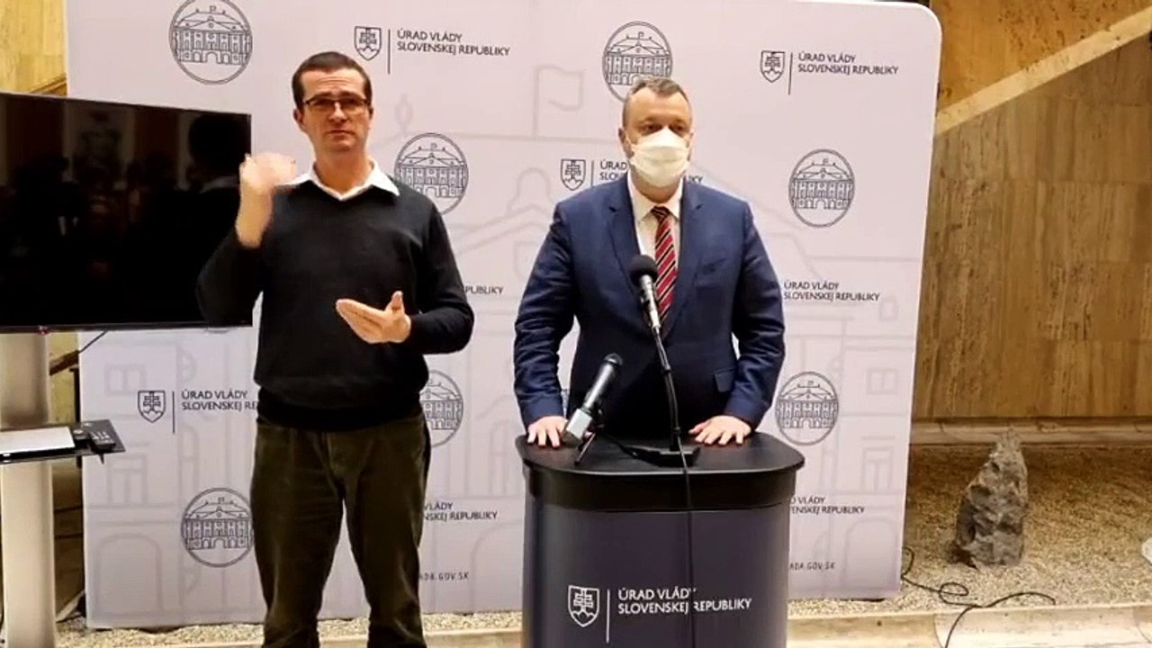 ZÁZNAM: Vláda bude udeľovať národné víza vysokokvalifikovaným prišelcom z tretích krajín