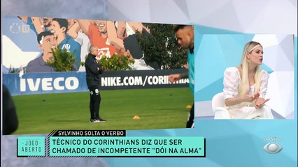 NÃO GOSTOU! Técnico do Corinthians, Sylvinho soltou o verbo ao ser chamado de incompetente: "Dói na alma". #JogoAberto