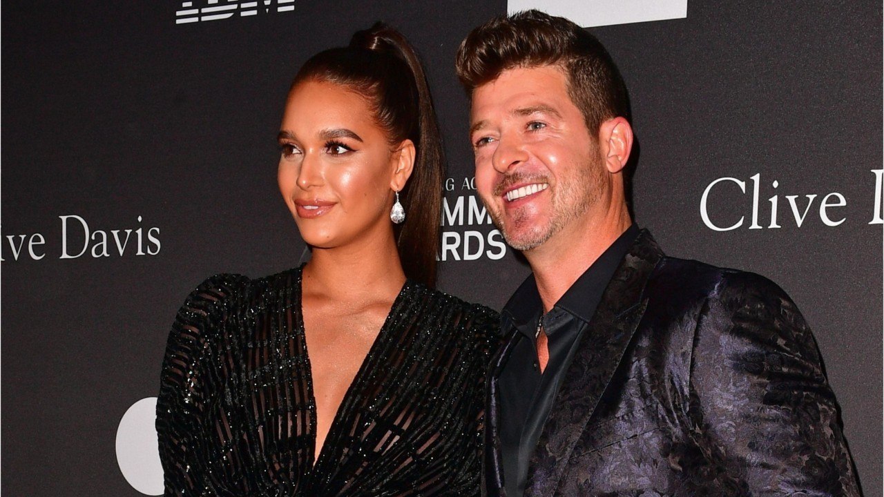 VOICI - Robin Thicke : sa compagne se dévoile après « un avortement, une fausse couche et deux accouchements "