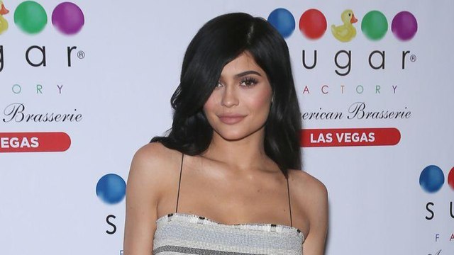 VOICI - PHOTO Kylie Jenner partage un premier selfie avec sa fille Stormi