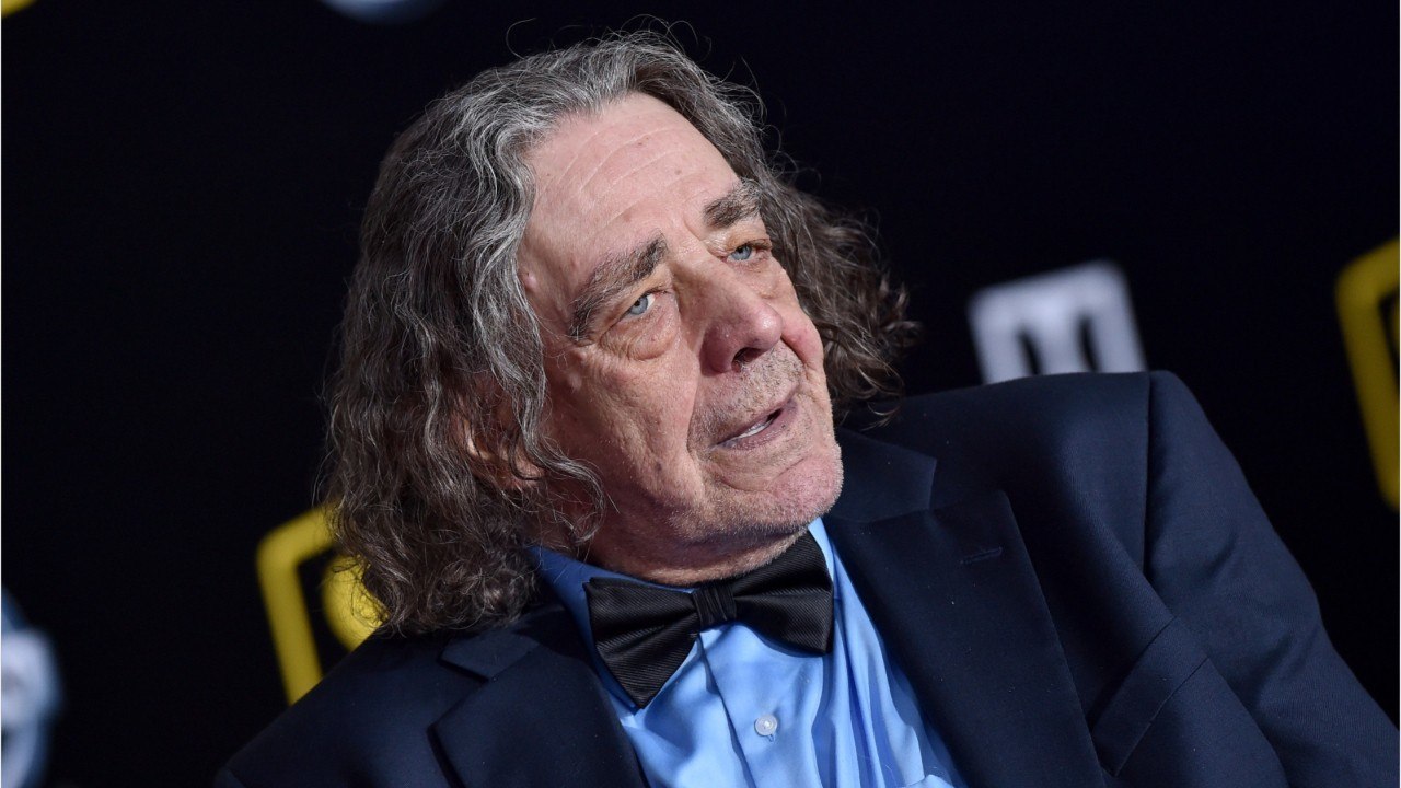 VOICI - Mort de Peter Mayhew : le premier interprète de Chewbacca dans Star Wars avait 74 ans