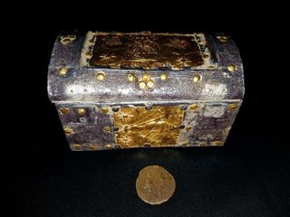 ÇORUM'DA ELE GEÇİRİLEN TARİHİ ALTIN KAPLAMA SANDIĞIN SIRRI ARAŞTIRILIYOR